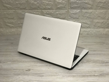 БВ Ноутбук Asus X552C 15.6 Pen 2117u 8 RAM 500 HDD NVIDIA GT 720M 1 ГБ