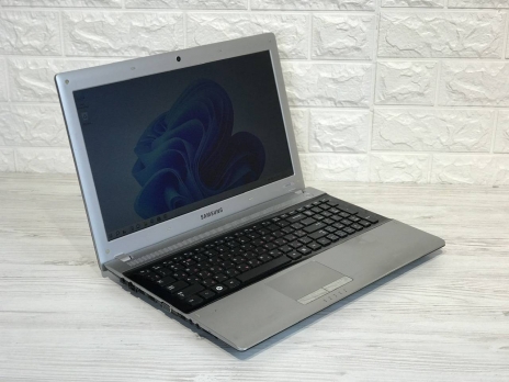 БВ Ноутбук Samsung RV511 15.6 Intel i3-M380 4 RAM 128 SSD NVIDIA 315M 512 МБ