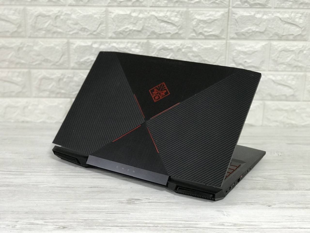 БВ Ноутбук HP Omen 15 15.6 FHD IPS Intel i7-7700HQ 16 RAM 256 SSD 1000 HDD NVIIDA GTX 1050 4 ГБ
