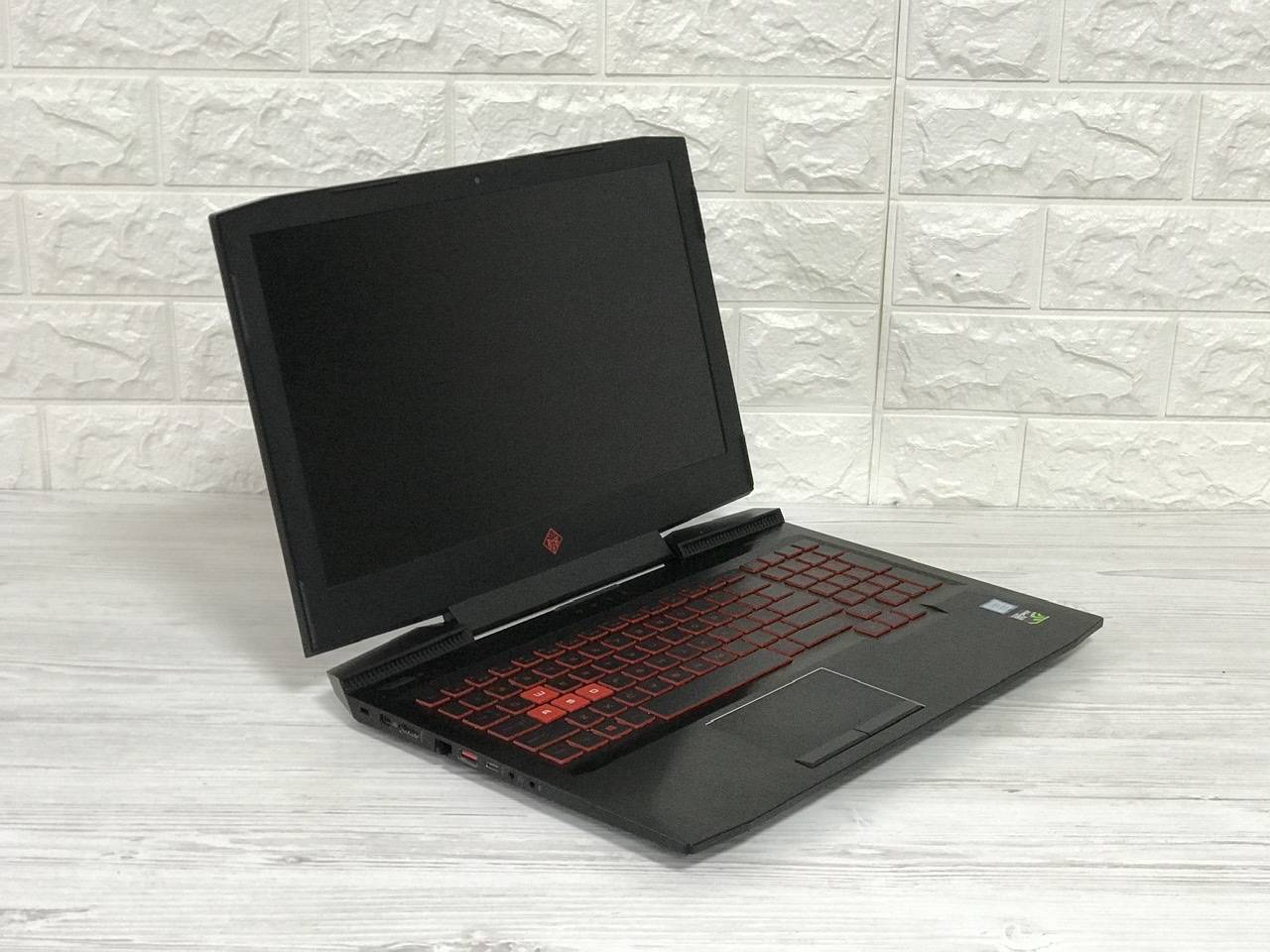 БВ Ноутбук HP Omen 15 15.6 FHD IPS Intel i7-7700HQ 16 RAM 256 SSD 1000 HDD NVIIDA GTX 1050 4 ГБ