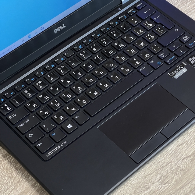 БВ Ноутбук Dell Latitude E7250 12.5" Intel i5-5300U 8 RAM 128 SSD Intel HD Graphics 5500 RKG