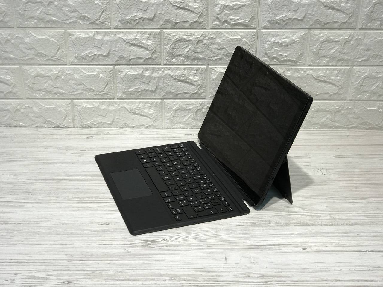 БВ Ноутбук-планшет Dell Latitude 5285 T17G 12.5" IPS FHD + TOUCH Intel i5-7300U 8 RAM 256 SSD Intel HD Graphics 620