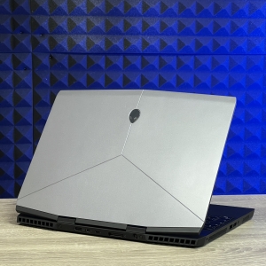 БВ Ноутбук Dell Alienware M15 15.6 FHD 144Hz Intel i7-8750H 16 RAM 256 SSD 1000 HDD NVIDIA RTX 2070 Max-Q 8 ГБ
