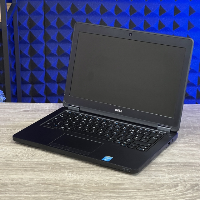 БВ Ноутбук Dell Latitude E5250 12,5" Intel i5-5300U 8 RAM 256 SSD Intel HD Graphics