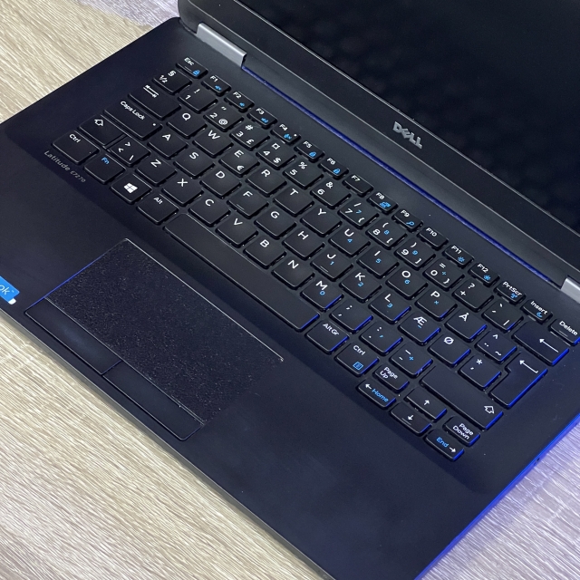 БВ Ноутбук Dell Latitude E7270 12.5" Intel i5-6300U 8 RAM 256 SSD Intel HD Graphics 520