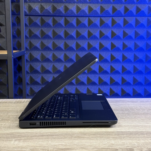 БВ Ноутбук Dell Latitude E5270 12.5" Intel i5-6300U 8 RAM 256 SSD Intel HD Graphics 520