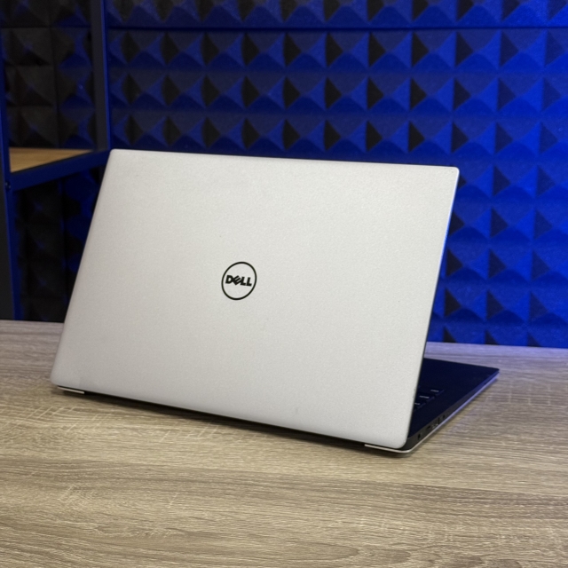 БВ Ноутбук Dell XPS P54G 13.3" TOUCH 3k IPS Intel i7-7500U 16 RAM 256 SSD Intel HD Graphics