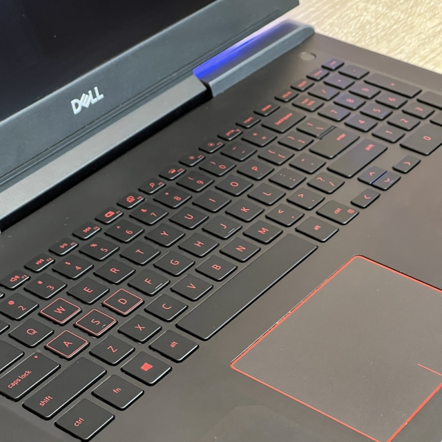 Ноутбук Dell 7577 15.6" FHD IPS Intel i7-7700HQ 16 RAM 512 SSD  NVIDIA GeForce GTX 1060 Max-Q 6 ГБ БВ
