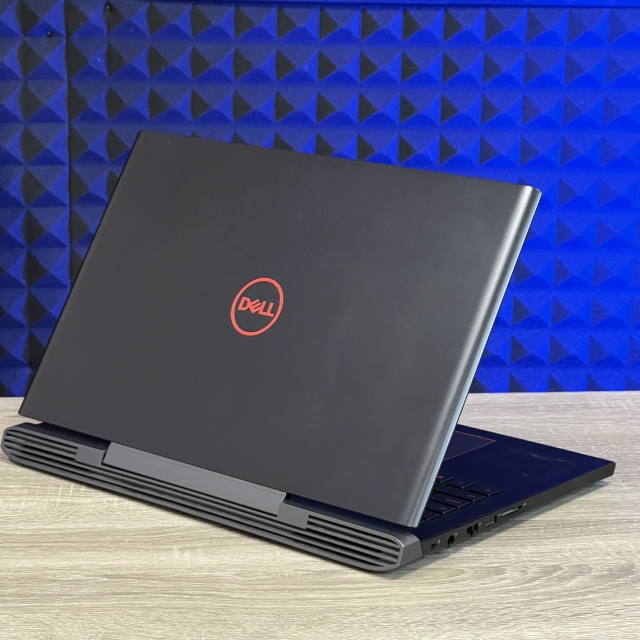 Ноутбук Dell 7577 15.6" FHD IPS Intel i7-7700HQ 16 RAM 512 SSD  NVIDIA GeForce GTX 1060 Max-Q 6 ГБ БВ