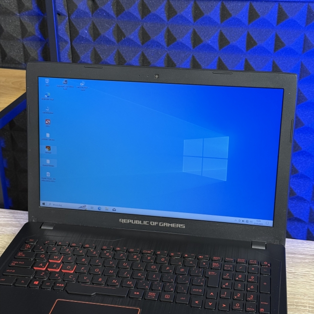 БВ Ноутбук Asus ROG GL553 15.6 FHD Intel i7-7700HQ 16 RAM 256 SSD NVIDIA GTX 1050  4 ГБ