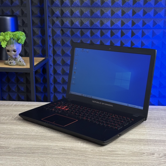 БВ Ноутбук Asus ROG GL553 15.6 FHD Intel i7-7700HQ 16 RAM 256 SSD NVIDIA GTX 1050  4 ГБ