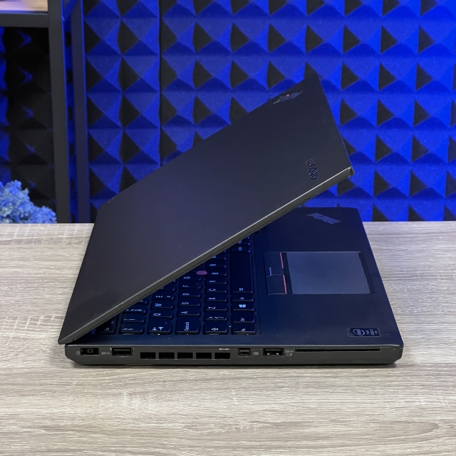 БВ Ноутбук Lenovo ThinkPad T450s 14.0" FHD IPS Intel Core i5-5300U 8 RAM 250 SSD Intel HD Graphics 5500