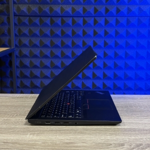 БВ Ноутбук Lenovo ThinkPad E490 14 FHD IPS i7-8565U 8 RAM 256 SSD AMD Radeon RX 550X 2 ГБ