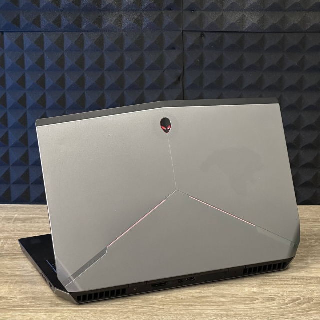БВ Ноутбук Dell Alienware 17 R2 17.3 FHD IPS Intel Core i7-4710HQ 8 RAM 480 SSD NVIDIA GEFORCE GTX 970M 3 ГБ