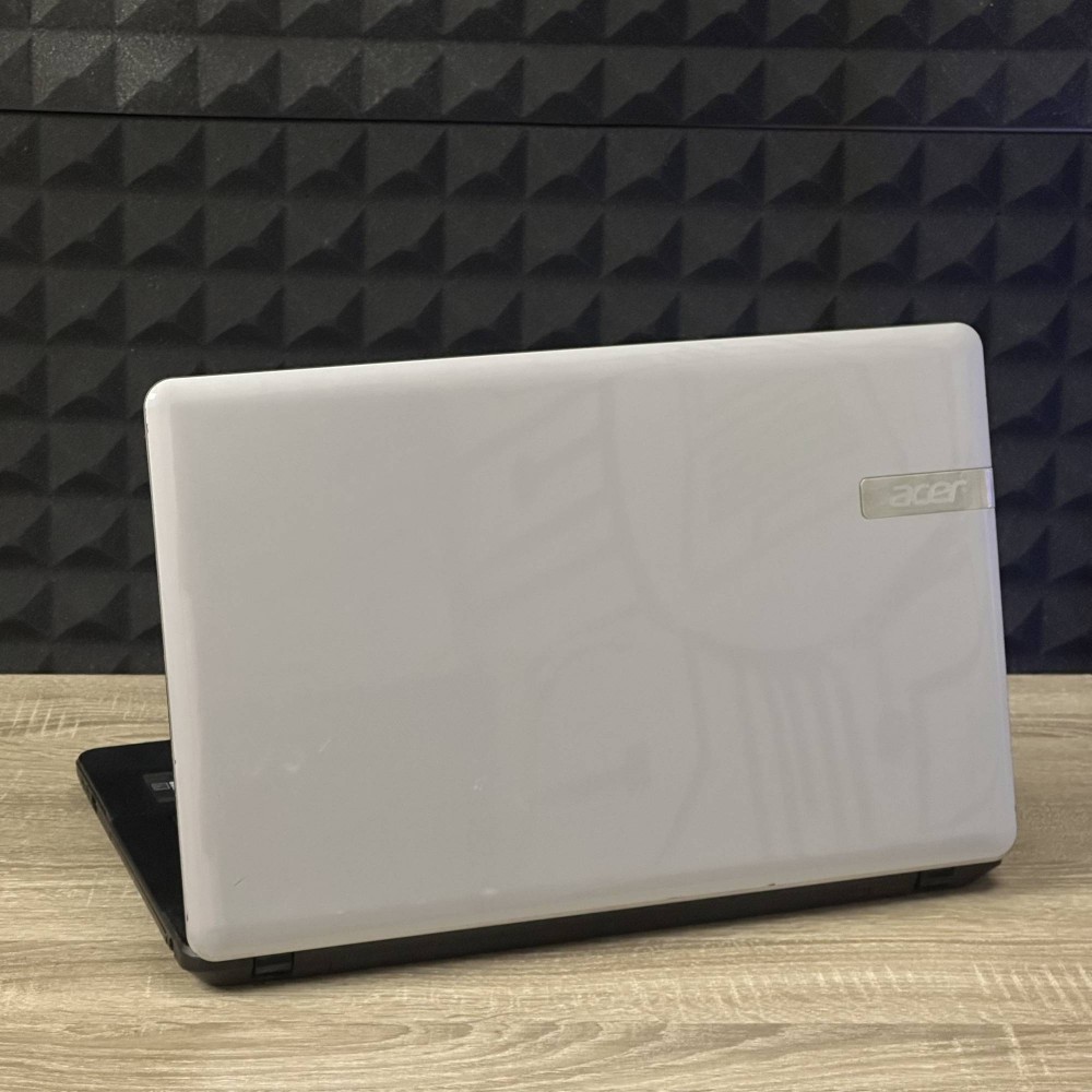БВ Ноутбук Acer Aspire E1-772G 17.3 FHD Intel Core i5-4200M 8 RAM 240 SSD NVIDIA GeForce 820M 2 ГБ