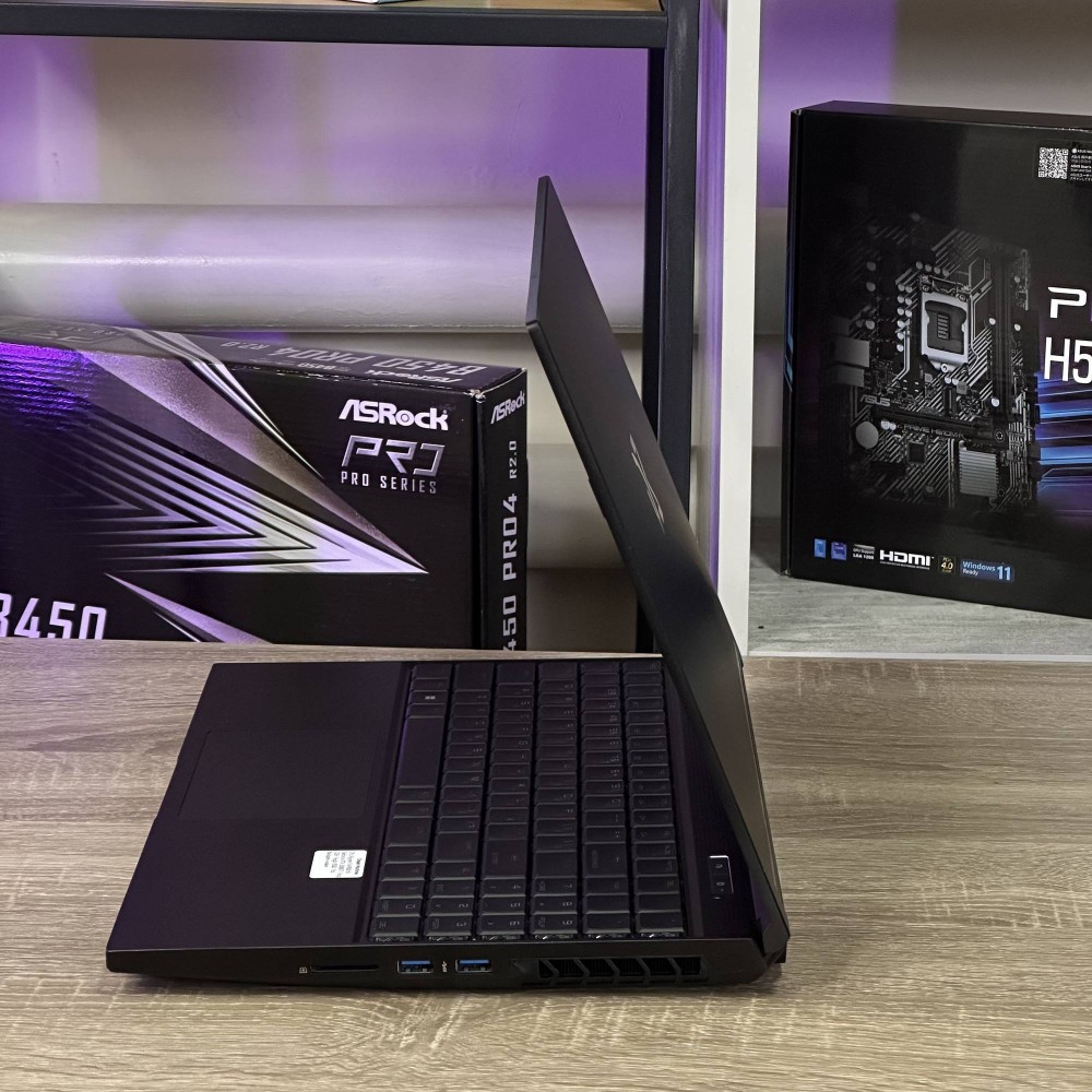 Ноутбук Dream Machines GM5RG8W 15.6