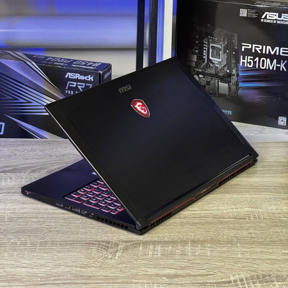Ноутбук MSI GS63 VR Stealth Pro 15.6 FHD IPS I7-7700HQ 16 RAM 512 SSD NVIDIA GEFORCE GTX 1060 6 ГБ БВ