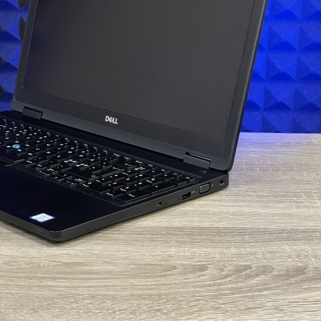 БВ Ноутбук Dell Latitude 5590 15.6" FHD IPS Intel i5-8250U 8 RAM 256 SSD Intel UHD Graphics 620