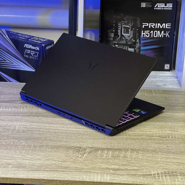 Ноутбук Medion Erazer Crawler E30 15.6" FHD IPS 144Hz Intel Core i5-12450H 16 RAM 512 SSD NVIDIA GeForce RTX 2050 4 ГБ БВ