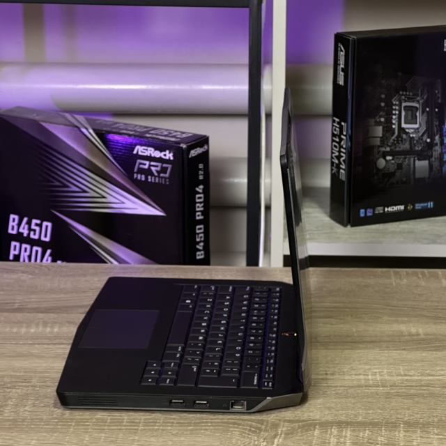 Ноутбук Dell Alienware 13 13.3" 4K Touch Core i5-5200U 16 RAM 256 SSD GeForce GTX 960M 2 ГБ БВ