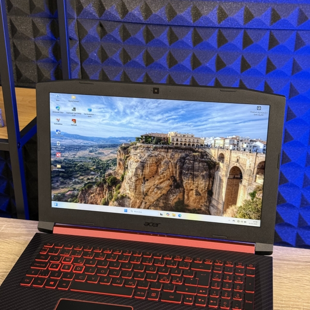 Ноутбук Acer Nitro 5 15.6" FHD IPS Intel Core i7-8750H 16 RAM 256 SSD 750 HDD NVIDIA GEFORCE GTX 1060 6 ГБ БВ