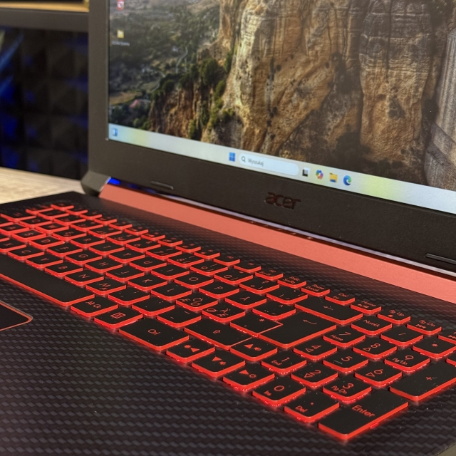 Ноутбук Acer Nitro 5 15.6" FHD IPS Intel Core i7-8750H 16 RAM 256 SSD 750 HDD NVIDIA GEFORCE GTX 1060 6 ГБ БВ