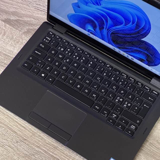 Ноутбук-трансформер Dell Latitude 5300 2-in-1 13.3" FHD Touch IPS Intel Core i5-8365U 16 RAM 256 SSD Intel UHD Graphics 620 БВ