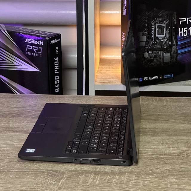 Ноутбук-трансформер Dell Latitude 5300 2-in-1 13.3" FHD Touch IPS Intel Core i5-8365U 16 RAM 256 SSD Intel UHD Graphics 620 БВ