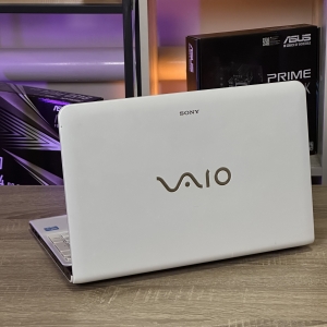 Ноутбук Sony VAIO SVE151J11V 15.6" HD Core i3-3110M 8 RAM 500 HDD Intel HD Graphics 4000 БВ