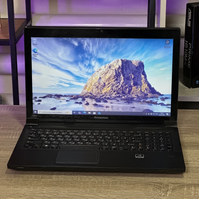 Ноутбук Lenovo V570c 15.6" Core i3-2328M 4 RAM 750 HDD GeForce GT 610M 1 ГБ БВ