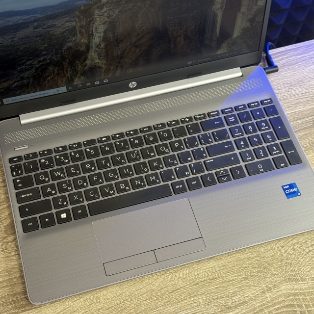 Ноутбук HP 250 G8 15.6" FHD Core i5-1035G1 8 RAM 256 SSD Intel UHD Graphics БВ