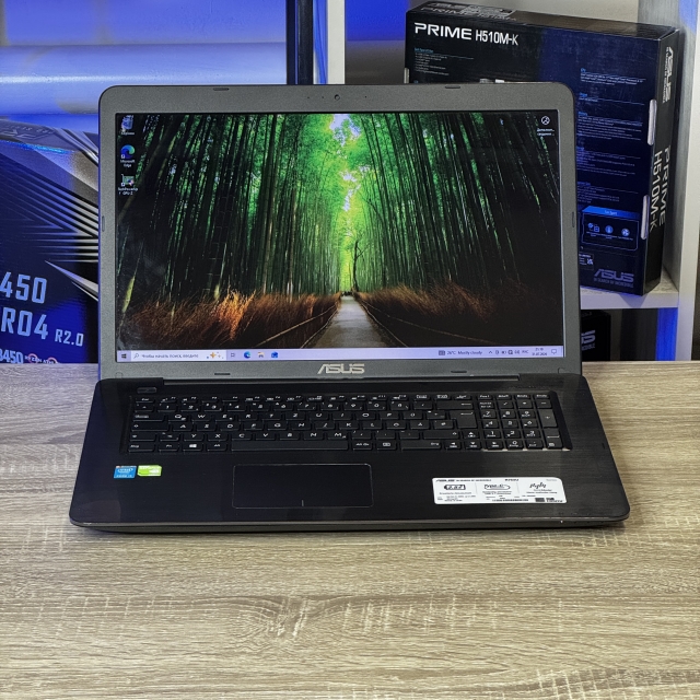 Ноутбук ASUS R753U 17.3" HD+ Core i5-6200U 8 RAM 240 SSD GeForce 920MX 2 ГБ БВ