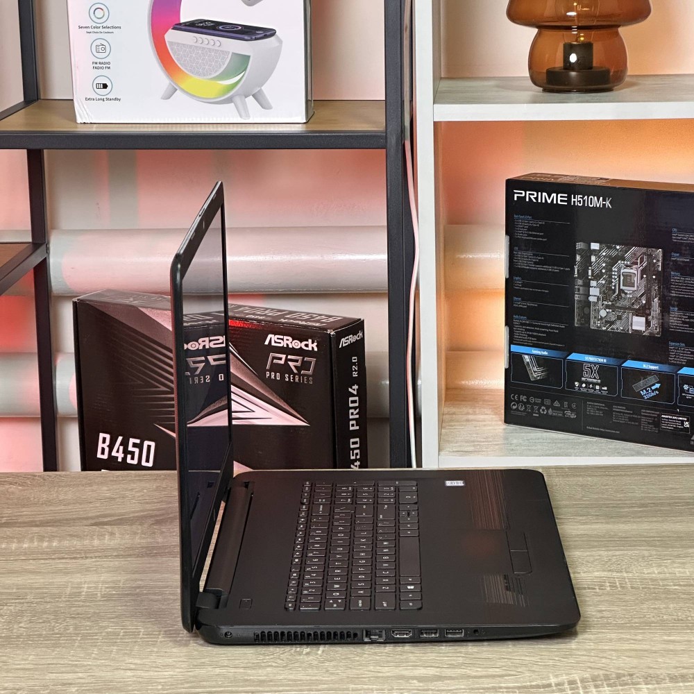 Ноутбук HP 17-X173DX 17.3 HD+ Intel Core i7-7500U 8 RAM 240 SSD Intel HD Graphics 620 БВ