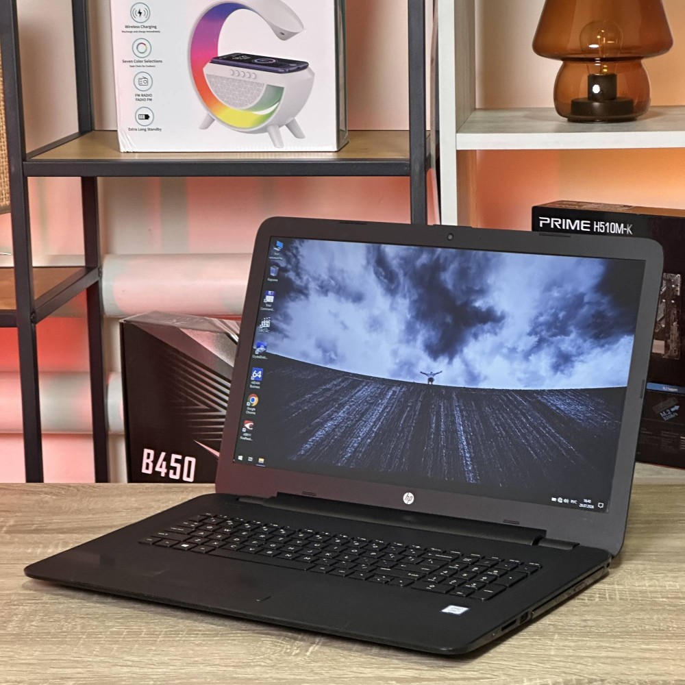 Ноутбук HP 17-X173DX 17.3 HD+ Intel Core i7-7500U 8 RAM 240 SSD Intel HD Graphics 620 БВ