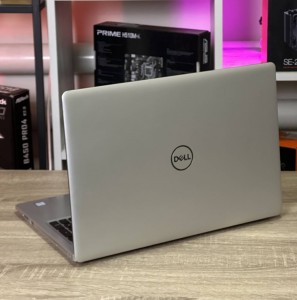 Ноутбук Dell Inspiron 5570 15.6 FHD Intel Core i7-8550U 8 RAM 128 SSD 500 HDD Intel UHD Graphics 620 БВ