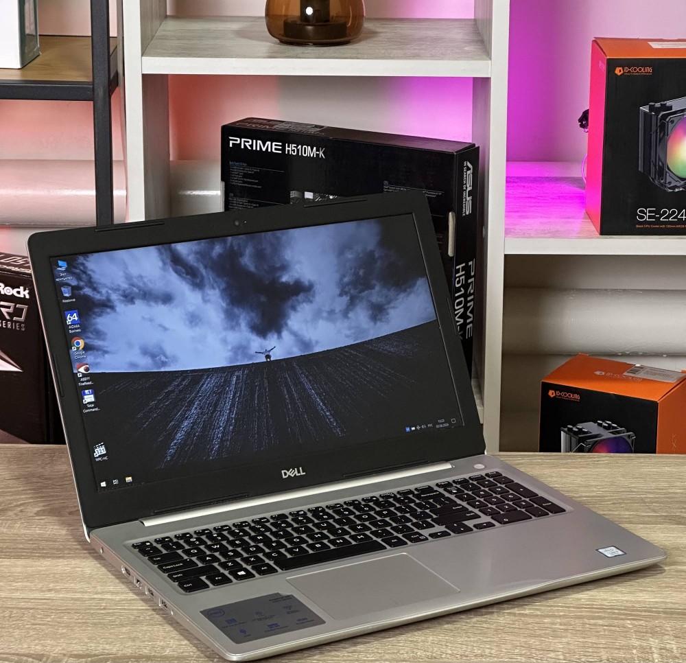 Ноутбук Dell Inspiron 5570 15.6 FHD Intel Core i7-8550U 8 RAM 128 SSD 500 HDD Intel UHD Graphics 620 БВ